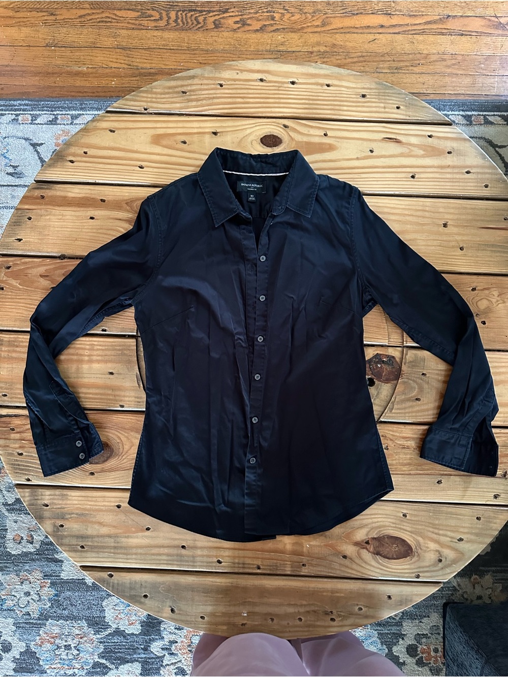 BANANA REPUBLIC TAILORED FIT BUTTON UP SHIRT